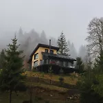 Chalet хатинка в горах
