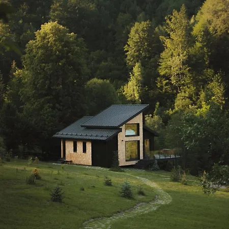 Chalet хатинка в горах